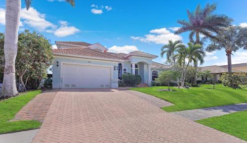 Four-Bedroom Holiday Home