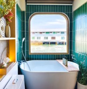Deluxe Double Room with Bath