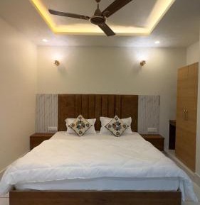 Deluxe Room (2 Adults + 1 Child)