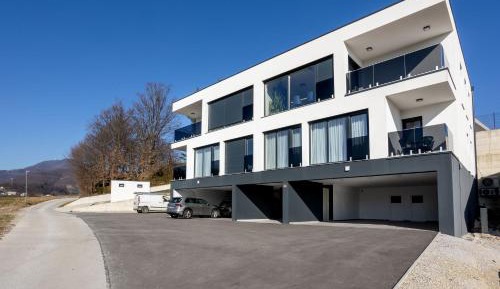 Two-Bedroom Apartment with Lake View