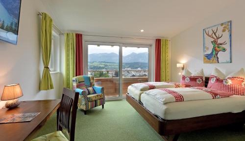 Deluxe Double or Twin Room with Mountain View
