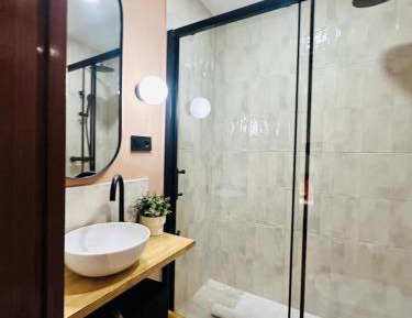Single Room with Private Bathroom