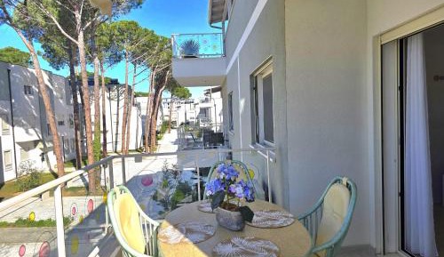 Two-Bedroom Deluxe Apartment with Balcony