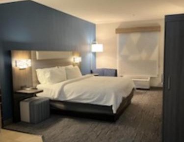 King Suite with Jetted Tub