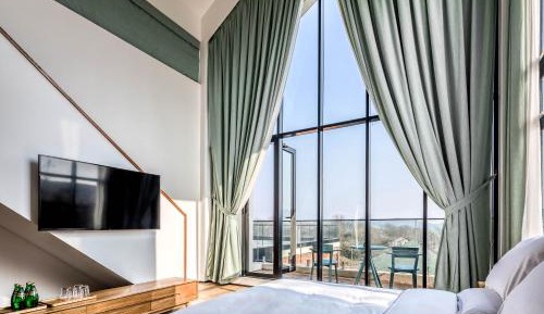 Family Room with Mountain View