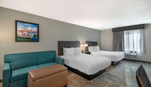 Queen Suite with Two Queen Beds - Non-Smoking