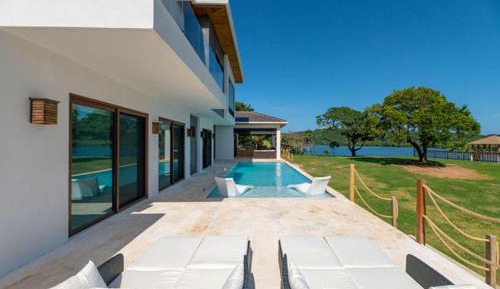 Villa - Beach Front