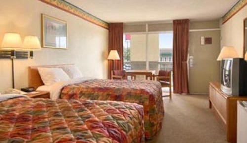 Queen Room with Two Queen Beds - Non-Smoking