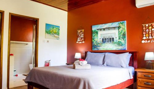 Villa with Garden View