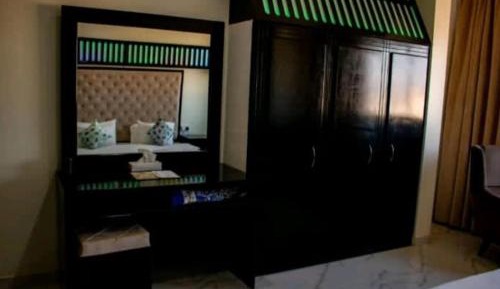 Deluxe King Room