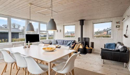 Three-Bedroom Holiday Home 