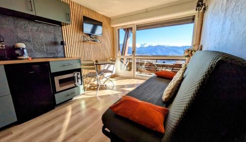 Studio with Mountain View