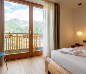 Double Room with Mountain View