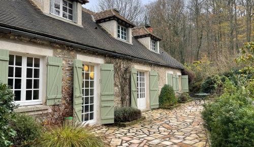 Six-Bedroom House