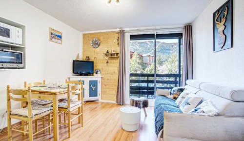 Studio with Mountain View