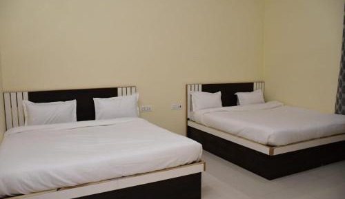 Quadruple Room with Private Bathroom