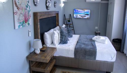 Room #1230378809