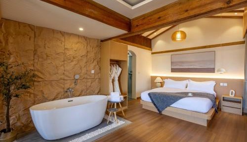 King Room with Mountain View