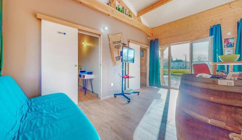 One-Bedroom Holiday Home
