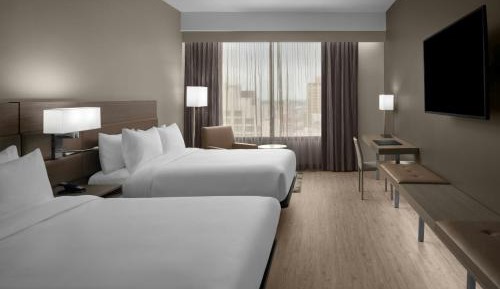 Queen Room With Two Queen Beds and City View - Hearing Accessible