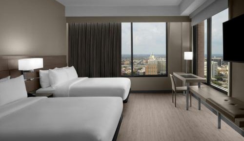 Queen Room with City View