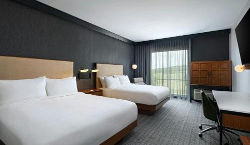 Queen Room with Two Queen Beds - Hearing Accessible