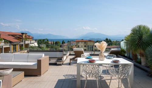 Three-Bedroom Apartment with Lake View