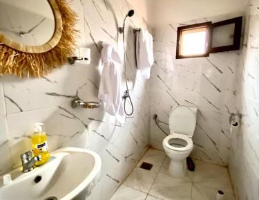 Economy Triple Room with Shared Bathroom