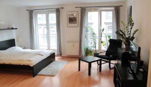 Studio Apartment