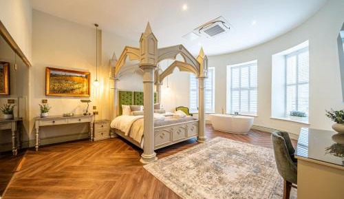 Suite with City View