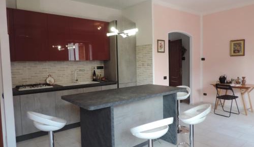 One-Bedroom Apartment with Balcony