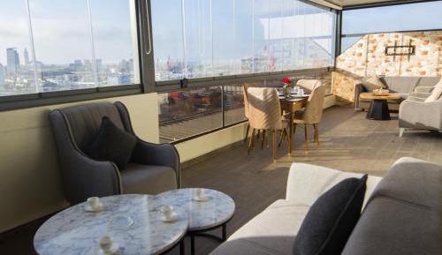 Two-Bedroom Apartment with Ocean View