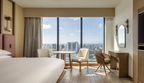 Deluxe King Room - High Floor