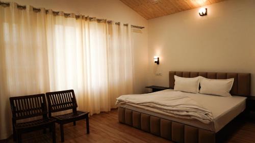 King Room with Mountain View