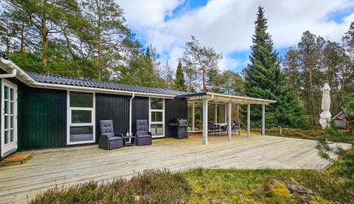 Three-Bedroom Holiday Home 