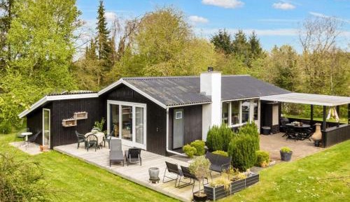 Three-Bedroom Holiday Home 