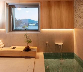 King Room with Mountain View