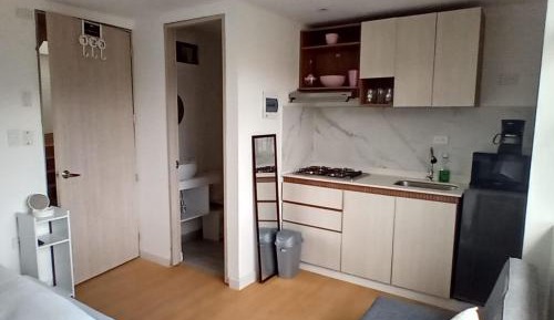 Deluxe Studio