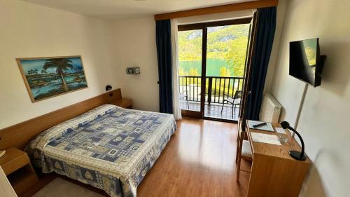 Double Room with Lake View