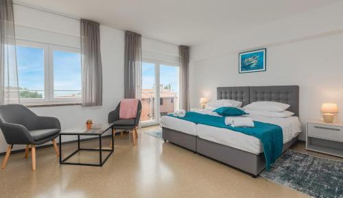 Deluxe Double or Twin Room with City View