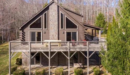 Four-Bedroom Holiday Home