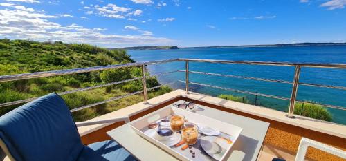 Two-Bedroom Apartment with Terrace and Sea View