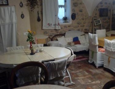 Deluxe Room (2 Adults + 1 Child)