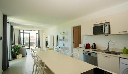 Two-Bedroom Apartment (Sunrise)