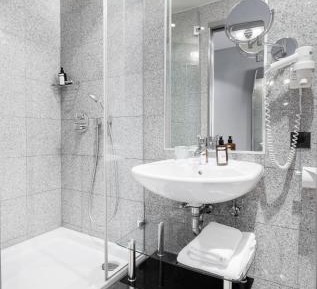 Business Triple Twin Room