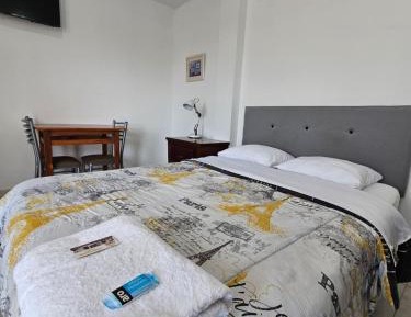 Standard Queen Room