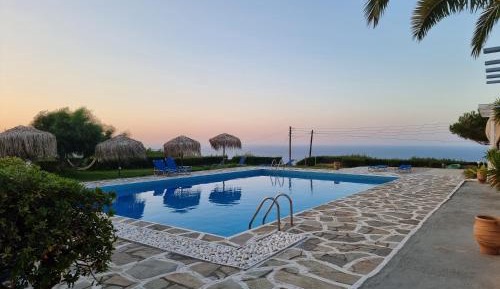 One-Bedroom Bungalow with Sea View