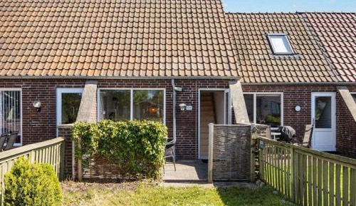 One-Bedroom Holiday Home