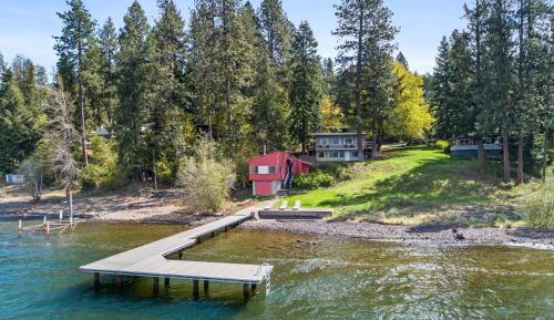 Five-Bedroom Holiday Home