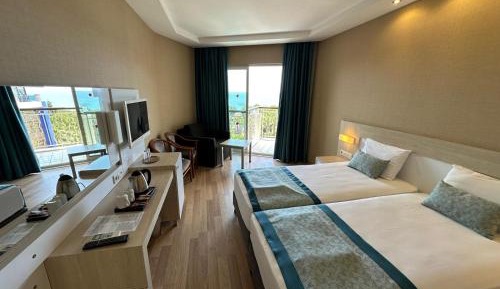 Double Room with Balcony and Sea View